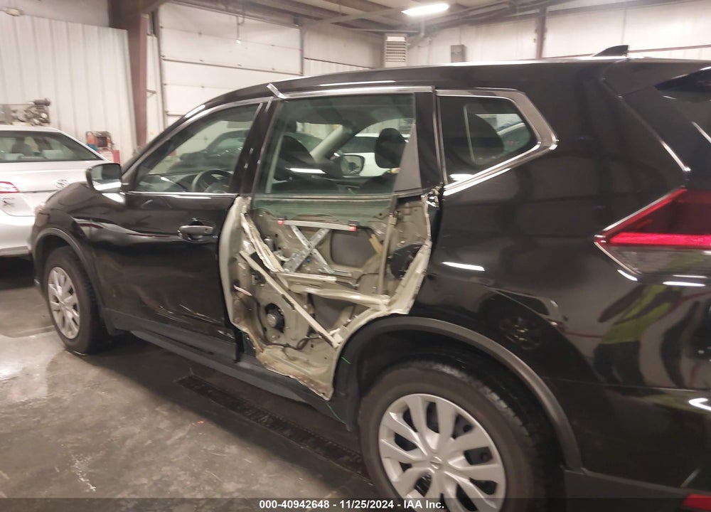 2019 NISSAN ROGUE S VIN: 5N1AT2MV5KC737768