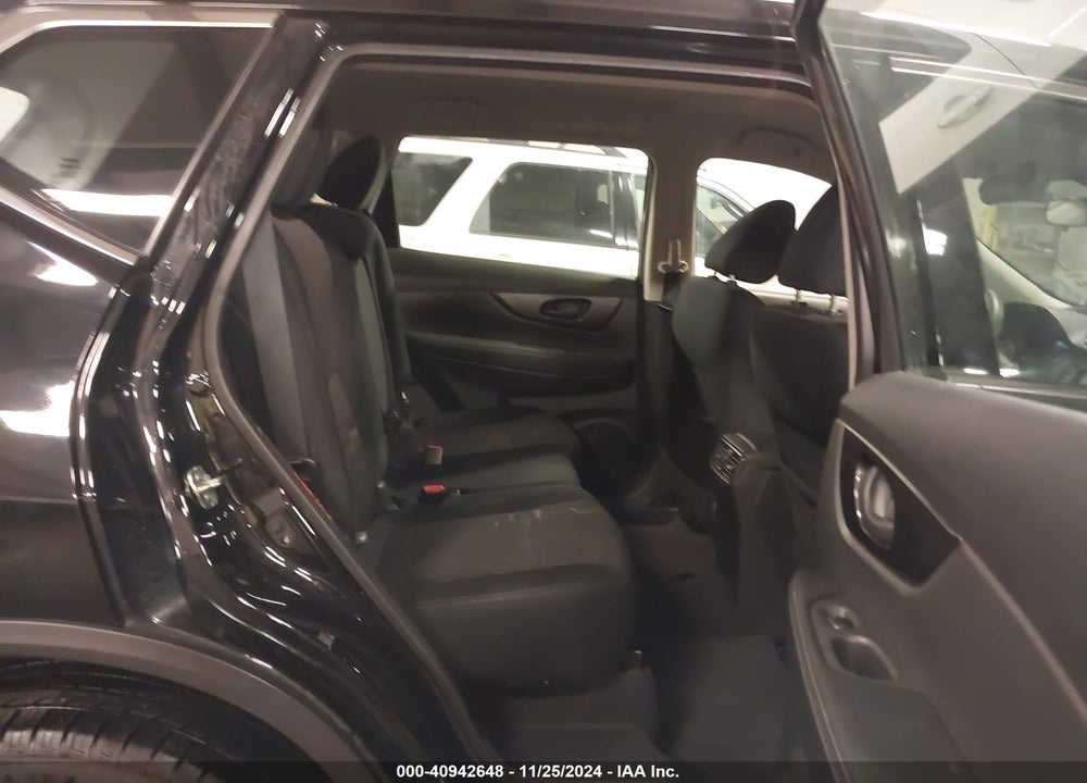 2019 NISSAN ROGUE S VIN: 5N1AT2MV5KC737768