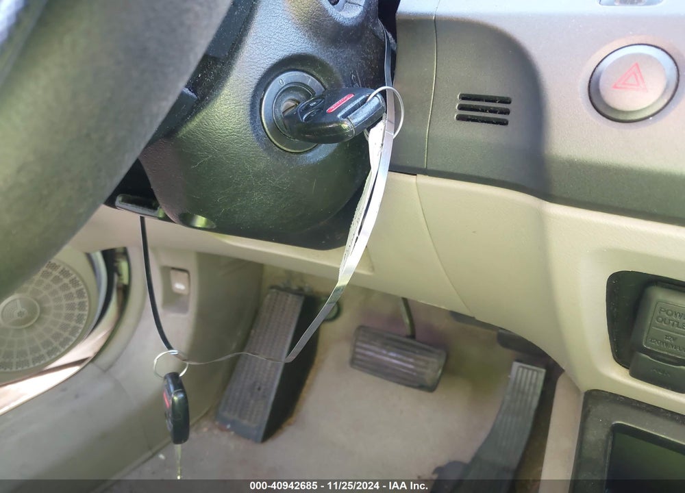 2010 HONDA CIVIC LX VIN: 2HGFA1F53AH548542