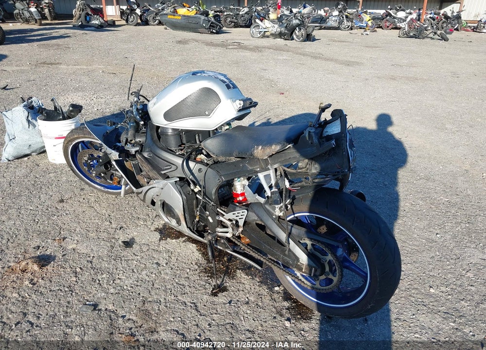 2005 YAMAHA YZFR6 L VIN: JYARJ06E95A028108