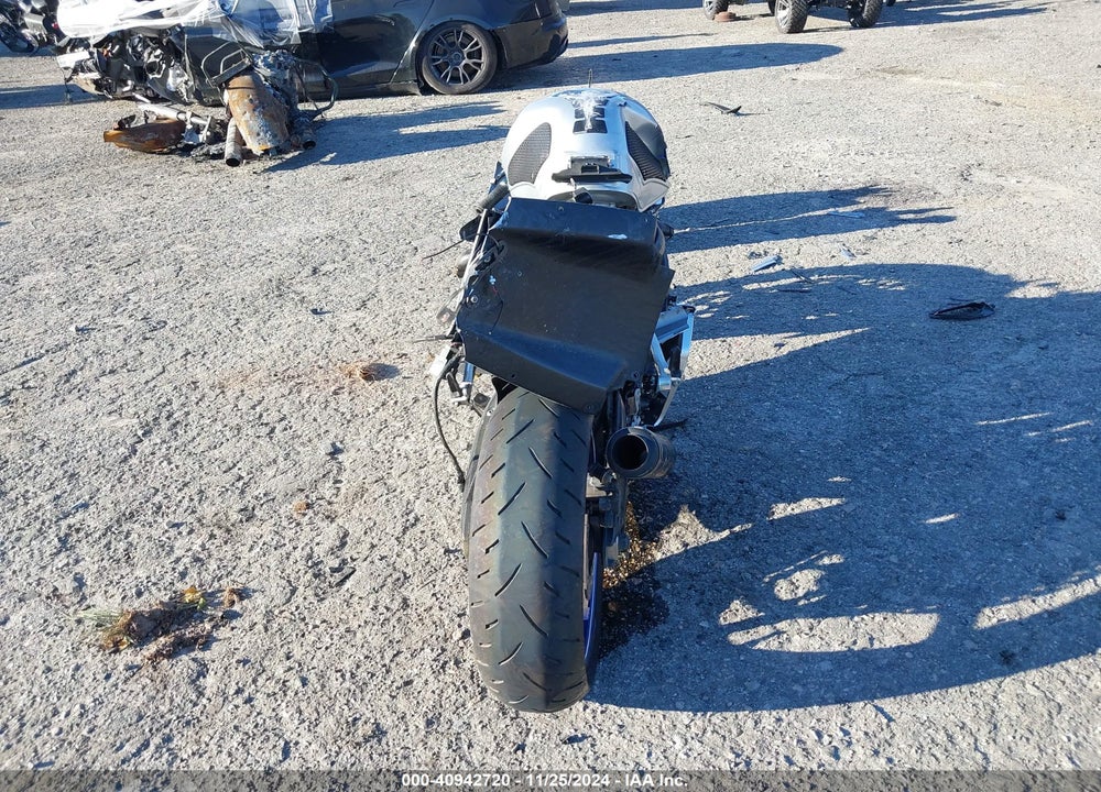 2005 YAMAHA YZFR6 L VIN: JYARJ06E95A028108