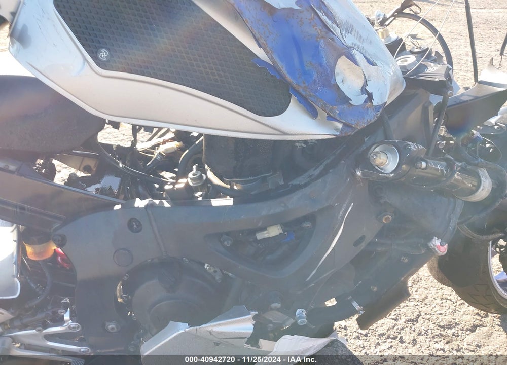 2005 YAMAHA YZFR6 L VIN: JYARJ06E95A028108