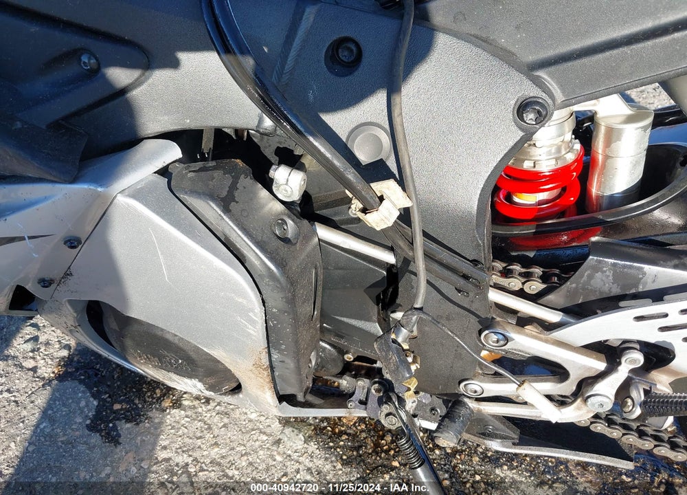 2005 YAMAHA YZFR6 L VIN: JYARJ06E95A028108