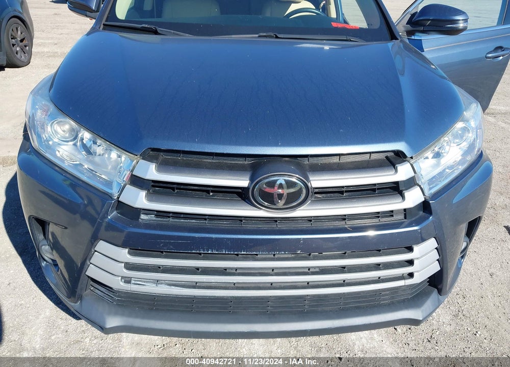 2017 TOYOTA HIGHLANDER XLE VIN: 5TDKZRFH3HS509606