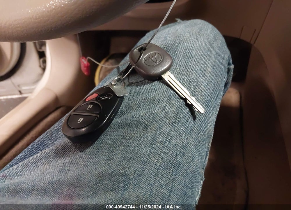 2008 TOYOTA CAMRY SOLARA SE VIN: 4T1CE30P98U763888