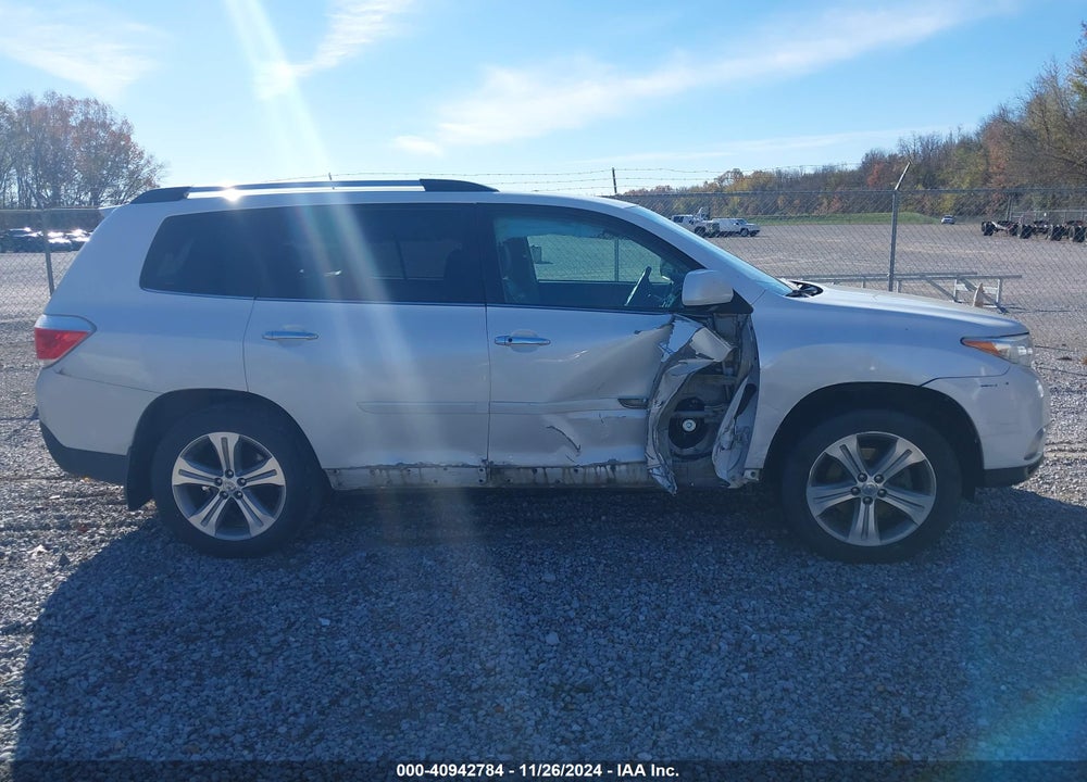 2013 TOYOTA HIGHLANDER LIMITED V6 VIN: 5TDYK3EH0DS137746
