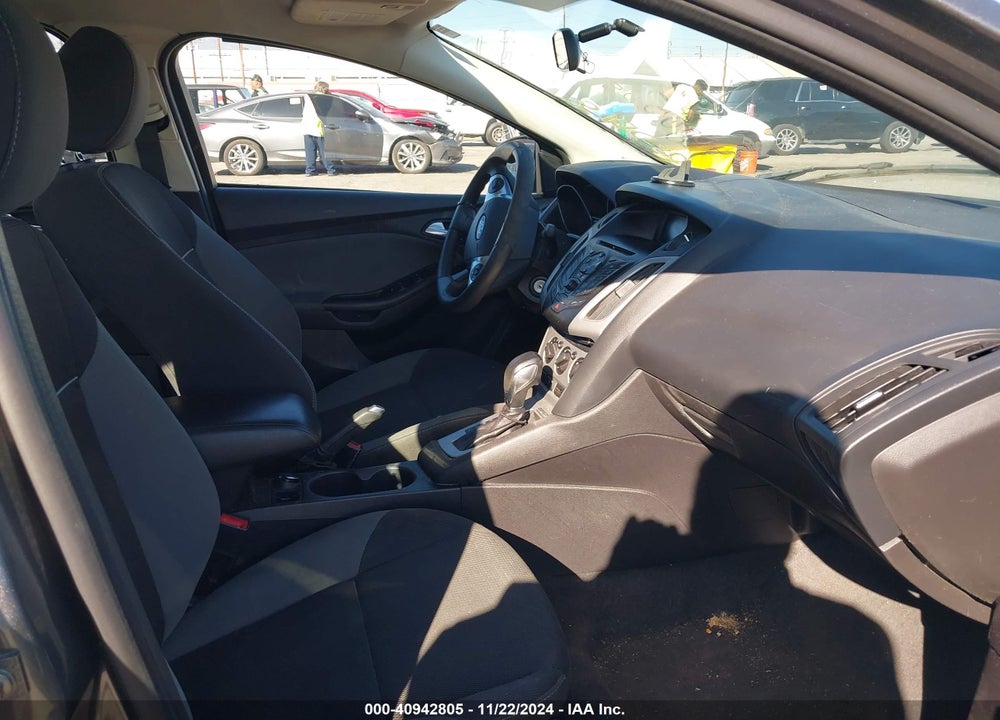 2014 FORD FOCUS SE VIN: 1FADP3F28EL350981