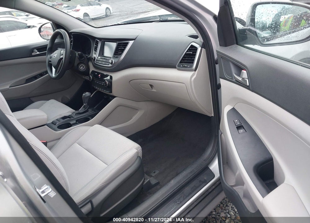 2018 HYUNDAI TUCSON SEL VIN: KM8J3CA42JU729007