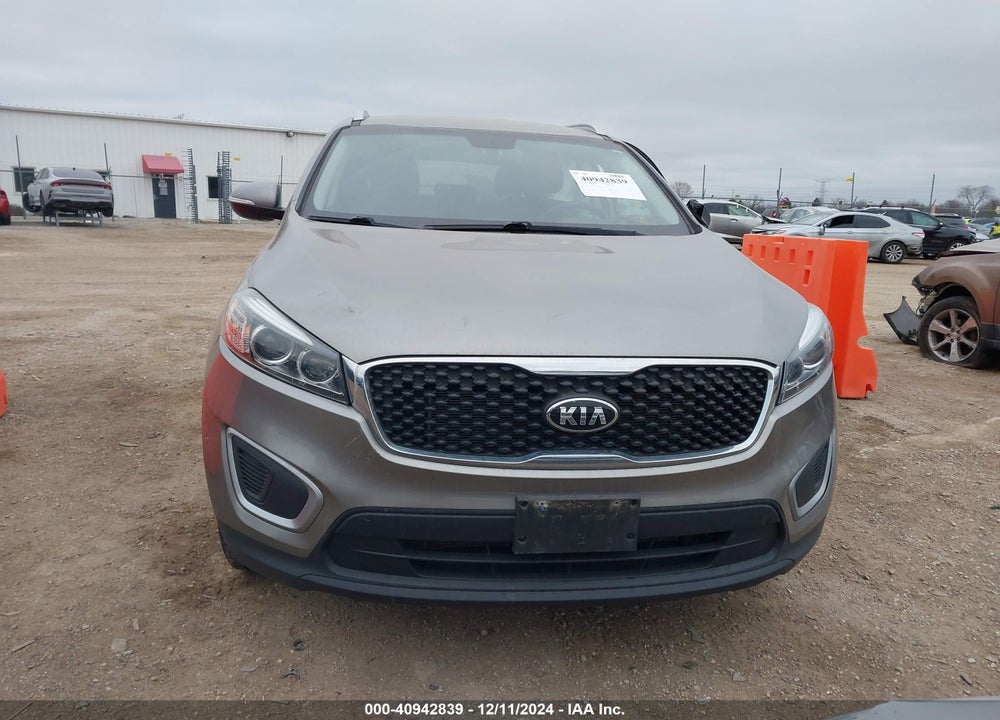 2017 KIA SORENTO 3.3L LX VIN: 5XYPG4A5XHG217699