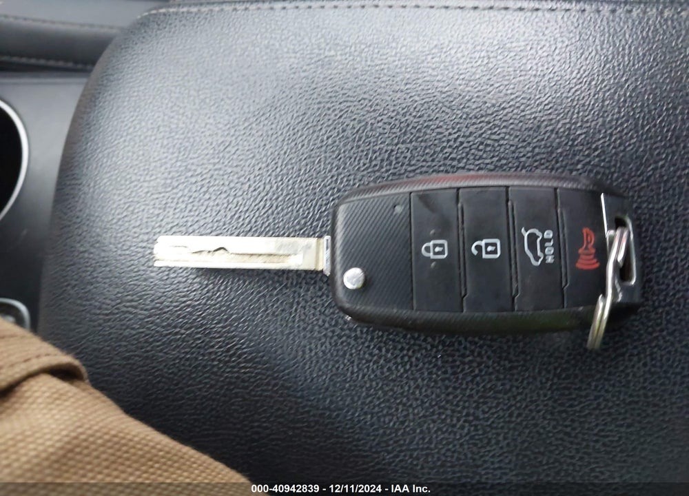 2017 KIA SORENTO 3.3L LX VIN: 5XYPG4A5XHG217699