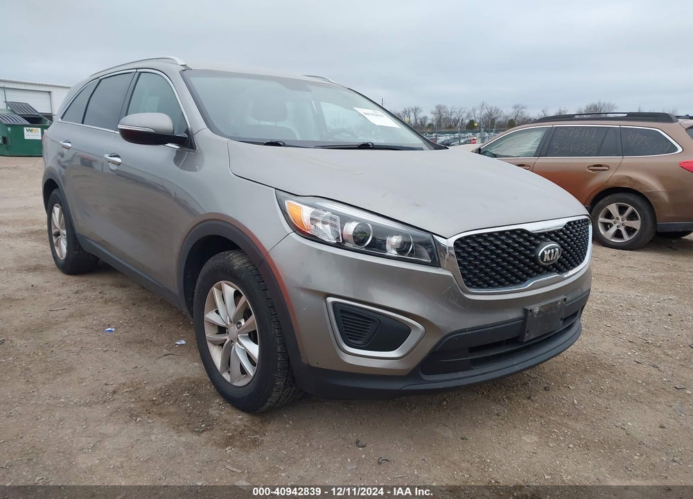 2017 KIA SORENTO 3.3L LX VIN: 5XYPG4A5XHG217699