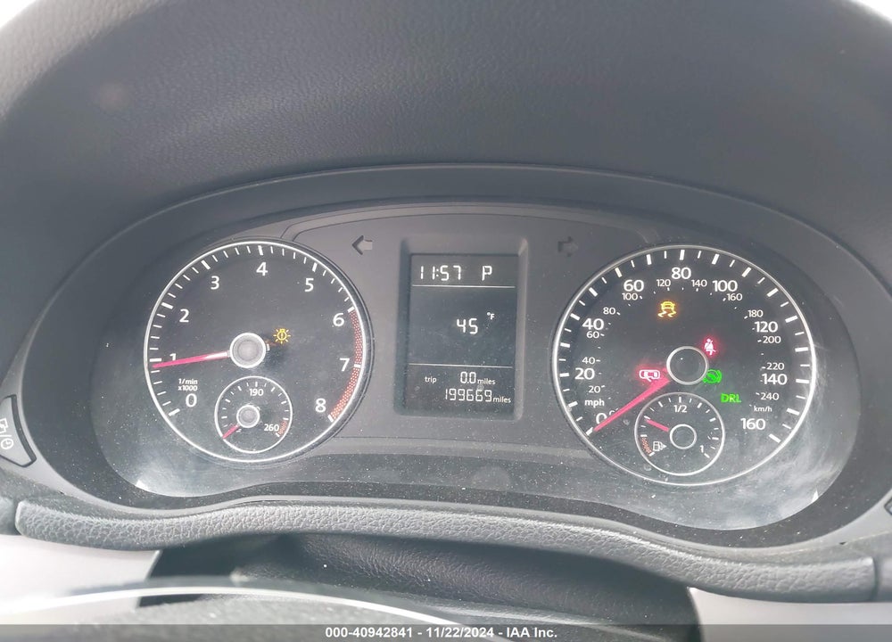 2014 VOLKSWAGEN PASSAT VIN: 1VWAT7A31EC074687