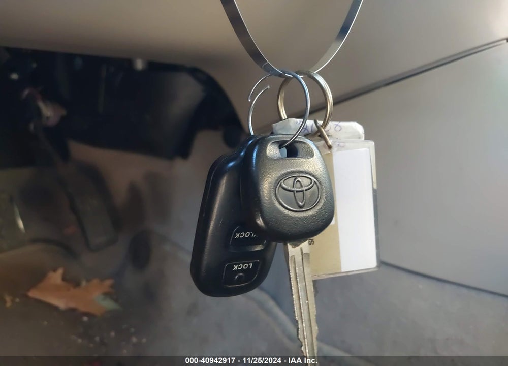2008 TOYOTA COROLLA LE VIN: 2T1BR32E78C859323