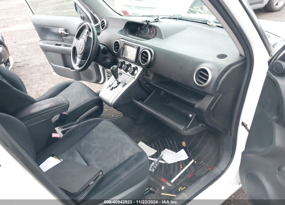 2011 SCION XB VIN: JTLZE4FE0B1126721