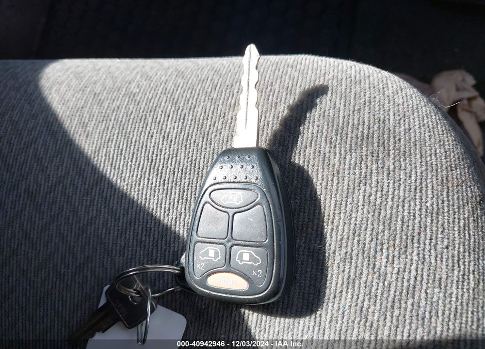 2006 DODGE GRAND CARAVAN SXT VIN: 2D4GP44L16R662998