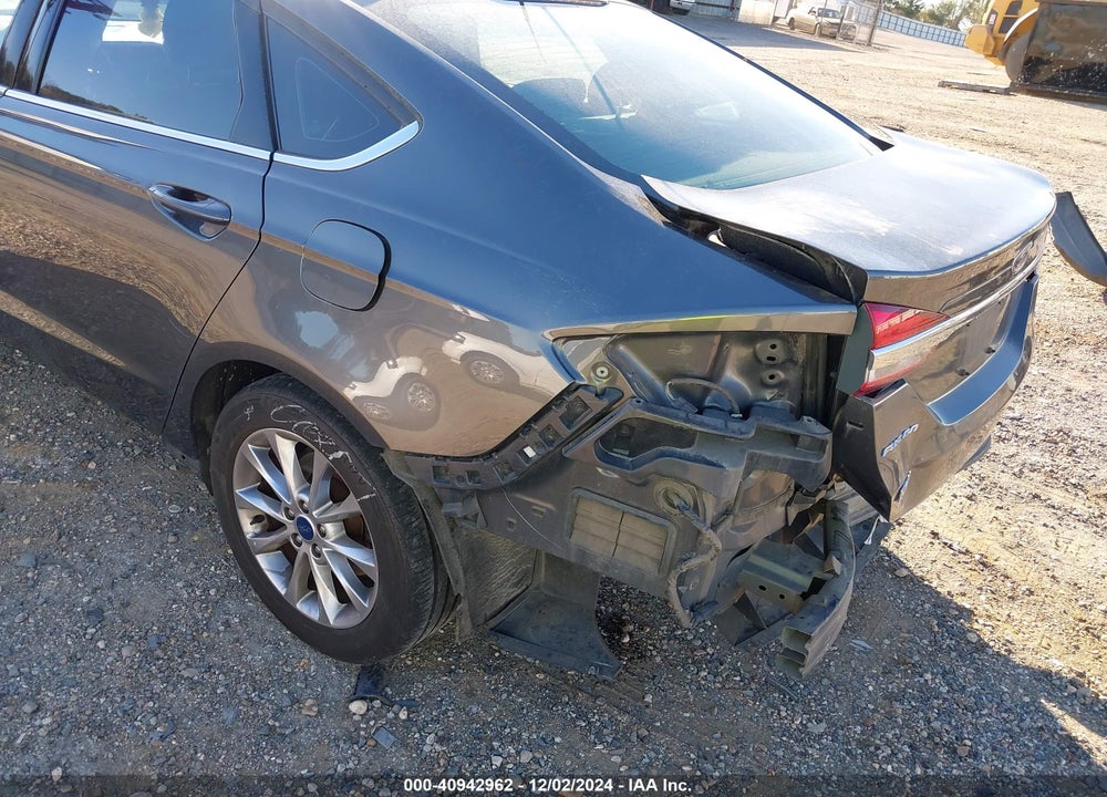 2017 FORD FUSION VIN: 3FA6P0H71HR369779
