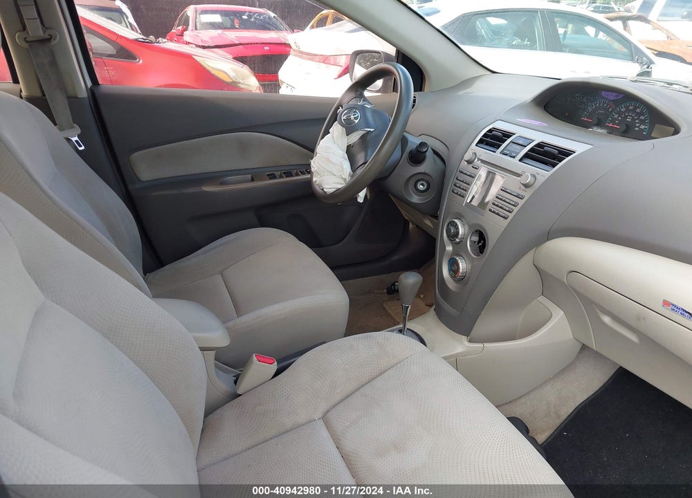 2011 TOYOTA YARIS VIN: JTDBT4K34B1407329