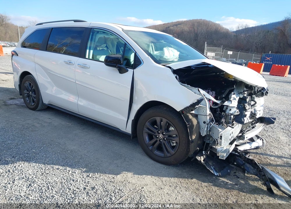 2024 TOYOTA SIENNA XSE VIN: 5TDDSKFC0RS144912
