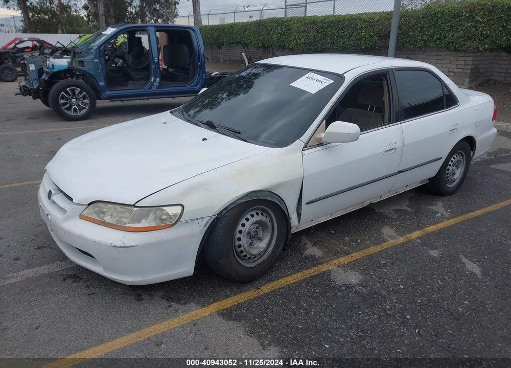 2000 HONDA ACCORD 2.3 LX VIN: JHMCG5647YC002515