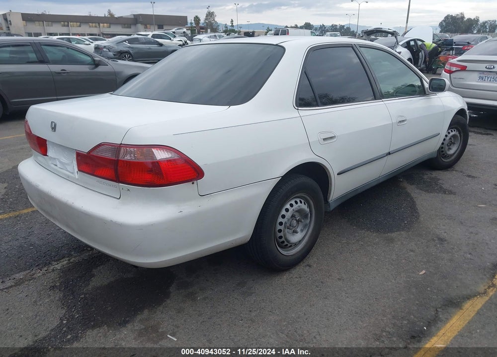 2000 HONDA ACCORD 2.3 LX VIN: JHMCG5647YC002515