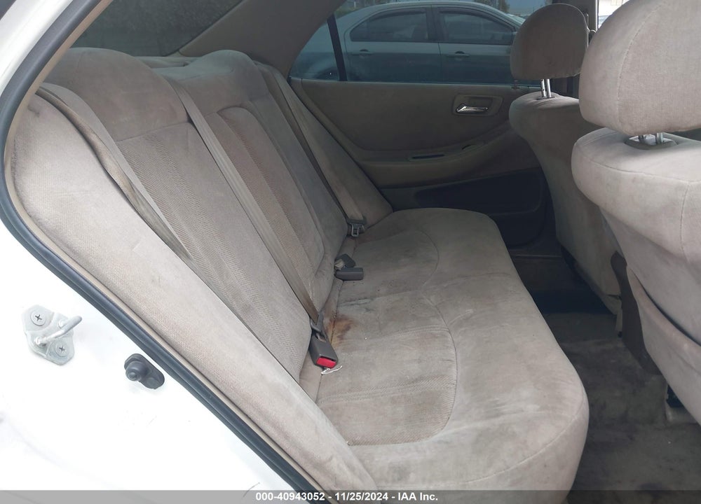 2000 HONDA ACCORD 2.3 LX VIN: JHMCG5647YC002515