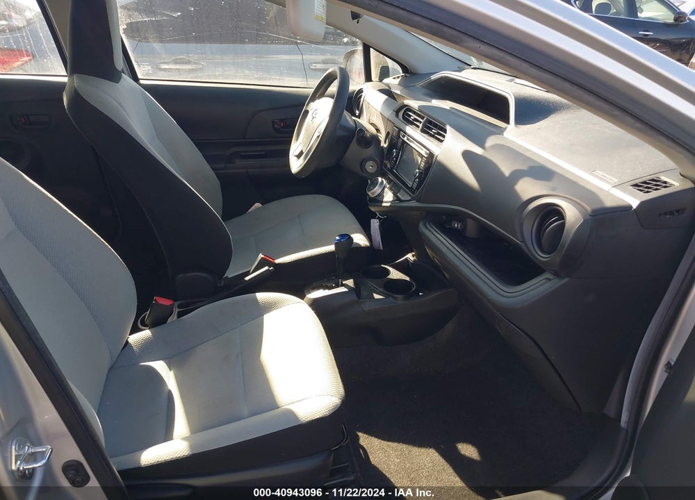 2015 TOYOTA PRIUS C ONE VIN: JTDKDTB31F1576544