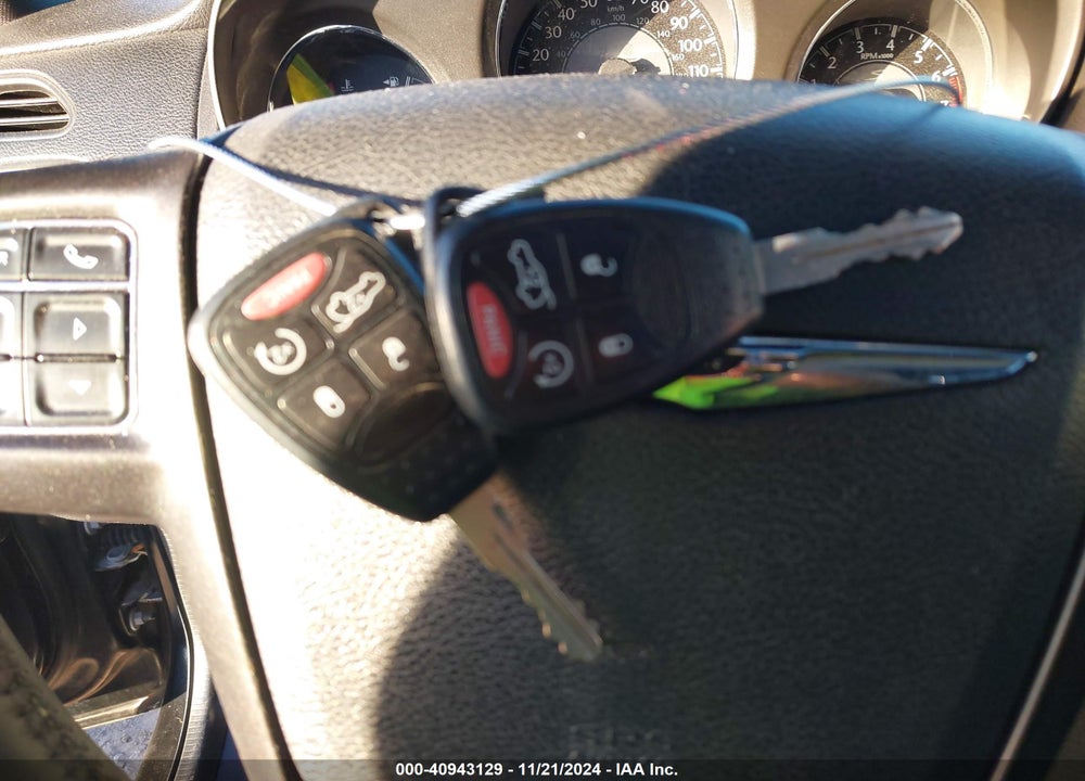 2013 CHRYSLER 200 LIMITED VIN: 1C3CCBCG5DN737300