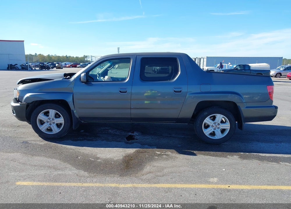2011 HONDA RIDGELINE RTL VIN: 5FPYK1F57BB455140