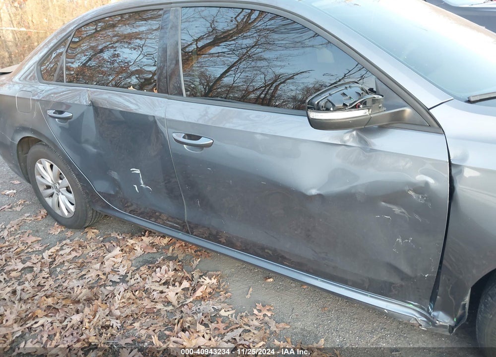 2013 VOLKSWAGEN PASSAT 2.5L S VIN: 1VWAP7A36DC047679