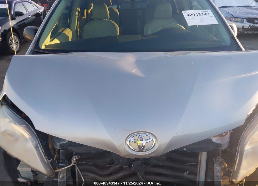 2011 TOYOTA SIENNA XLE V6 VIN: 5TDYK3DCXBS102750