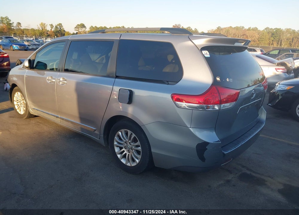 2011 TOYOTA SIENNA XLE V6 VIN: 5TDYK3DCXBS102750