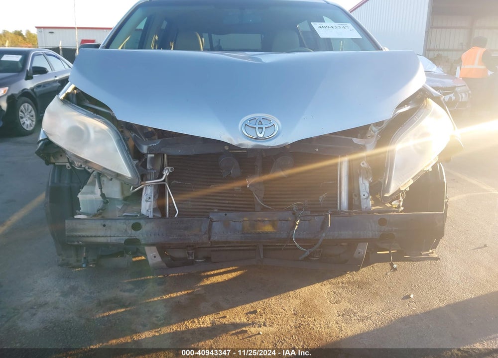 2011 TOYOTA SIENNA XLE V6 VIN: 5TDYK3DCXBS102750