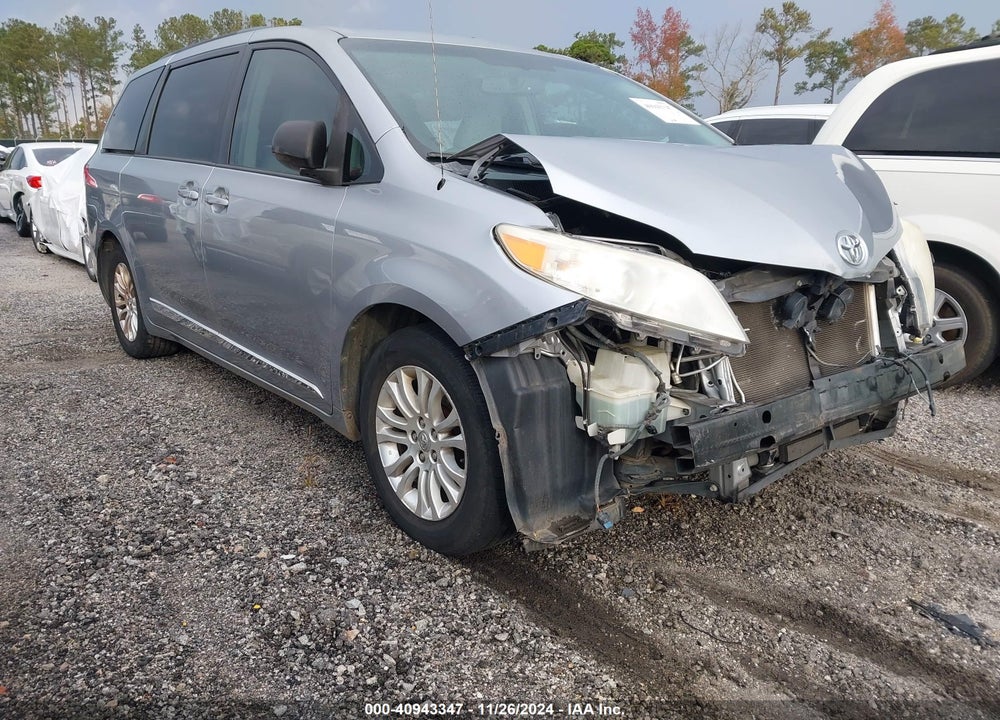 2011 TOYOTA SIENNA XLE V6 VIN: 5TDYK3DCXBS102750