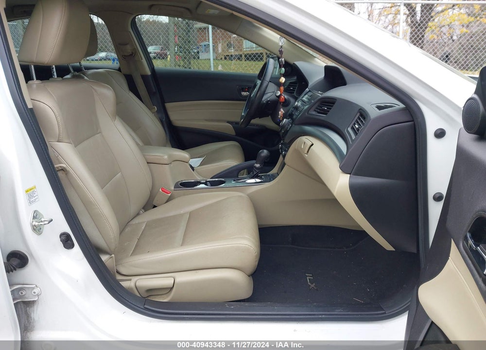2015 ACURA ILX 2.0L VIN: 19VDE1F50FE003081