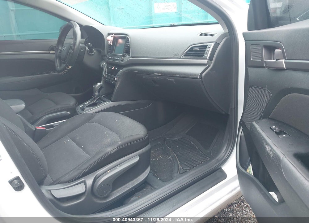 2018 HYUNDAI ELANTRA VIN: 5NPD84LF3JH241458