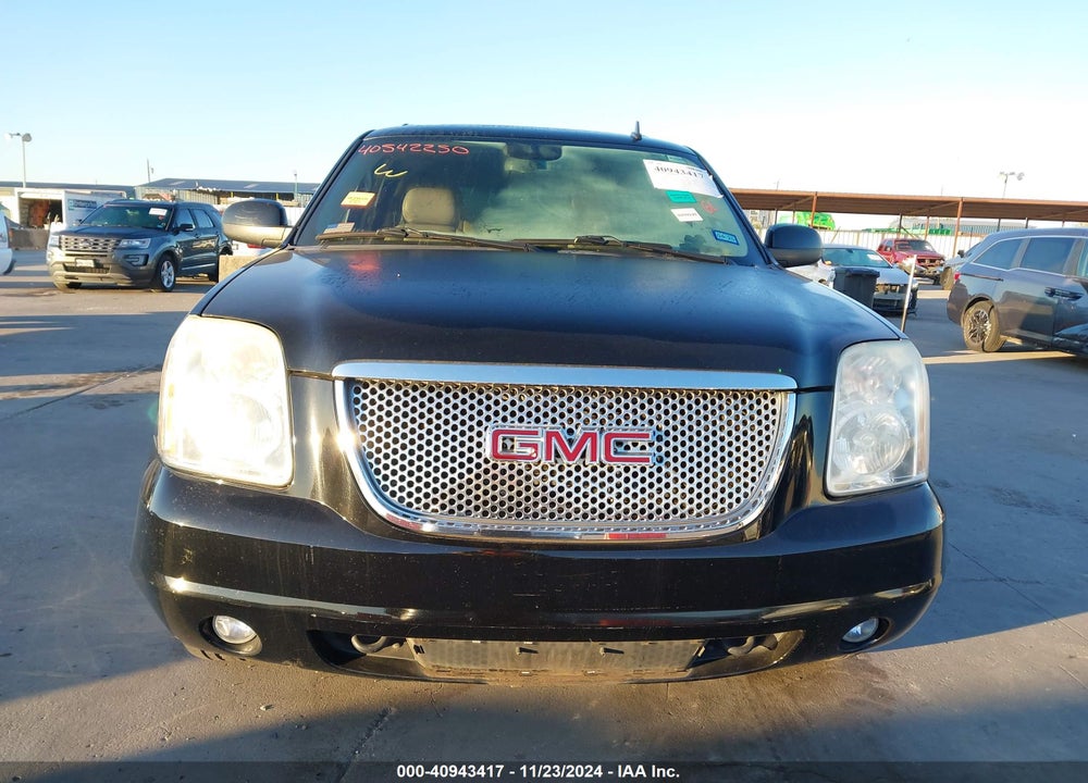 2011 GMC YUKON DENALI VIN: 1GKS2EEF7BR109782