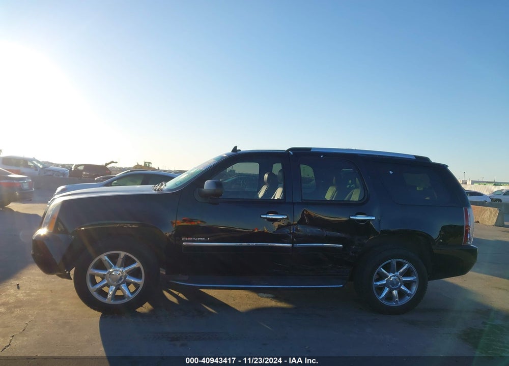 2011 GMC YUKON DENALI VIN: 1GKS2EEF7BR109782