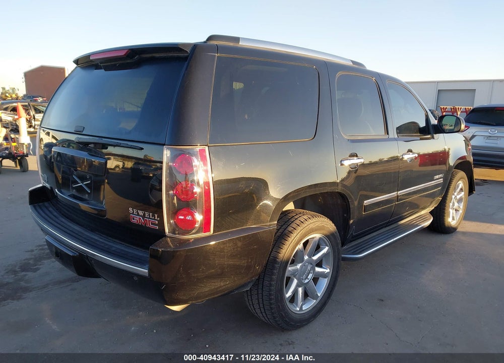 2011 GMC YUKON DENALI VIN: 1GKS2EEF7BR109782