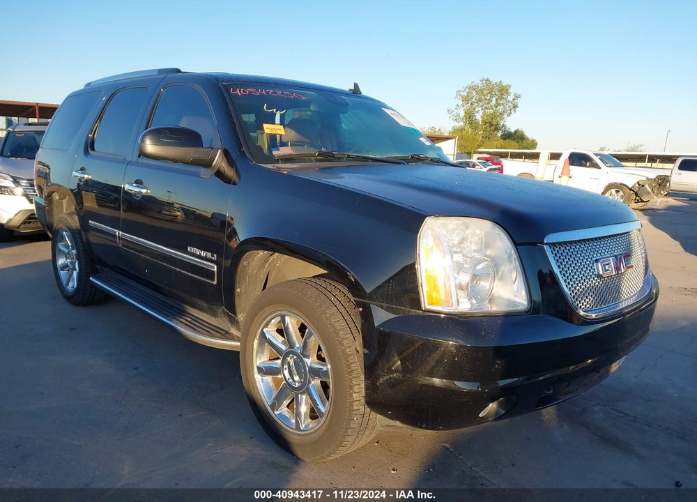 2011 GMC YUKON DENALI VIN: 1GKS2EEF7BR109782