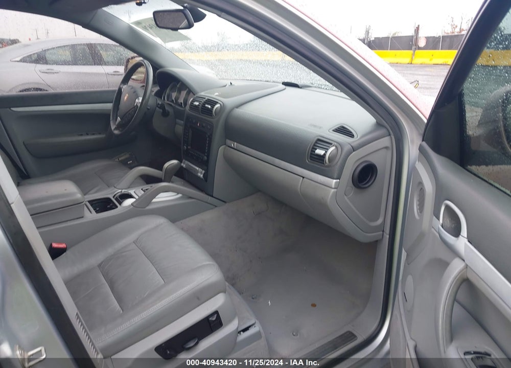 2005 PORSCHE CAYENNE S VIN: WP1AB29P15LA64109