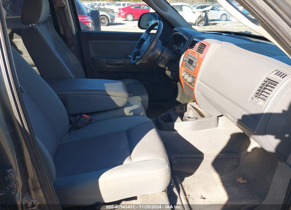 2005 DODGE DAKOTA SLT VIN: 1D7HW48N25S178308