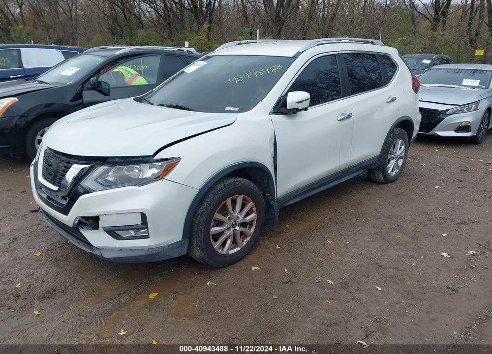 2018 NISSAN ROGUE SV VIN: KNMAT2MV3JP502149