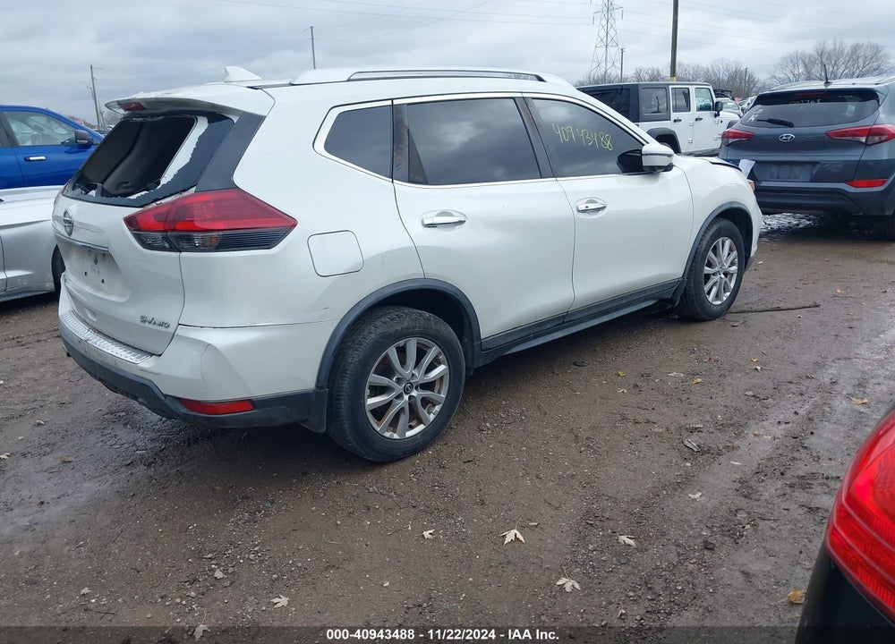 2018 NISSAN ROGUE SV VIN: KNMAT2MV3JP502149