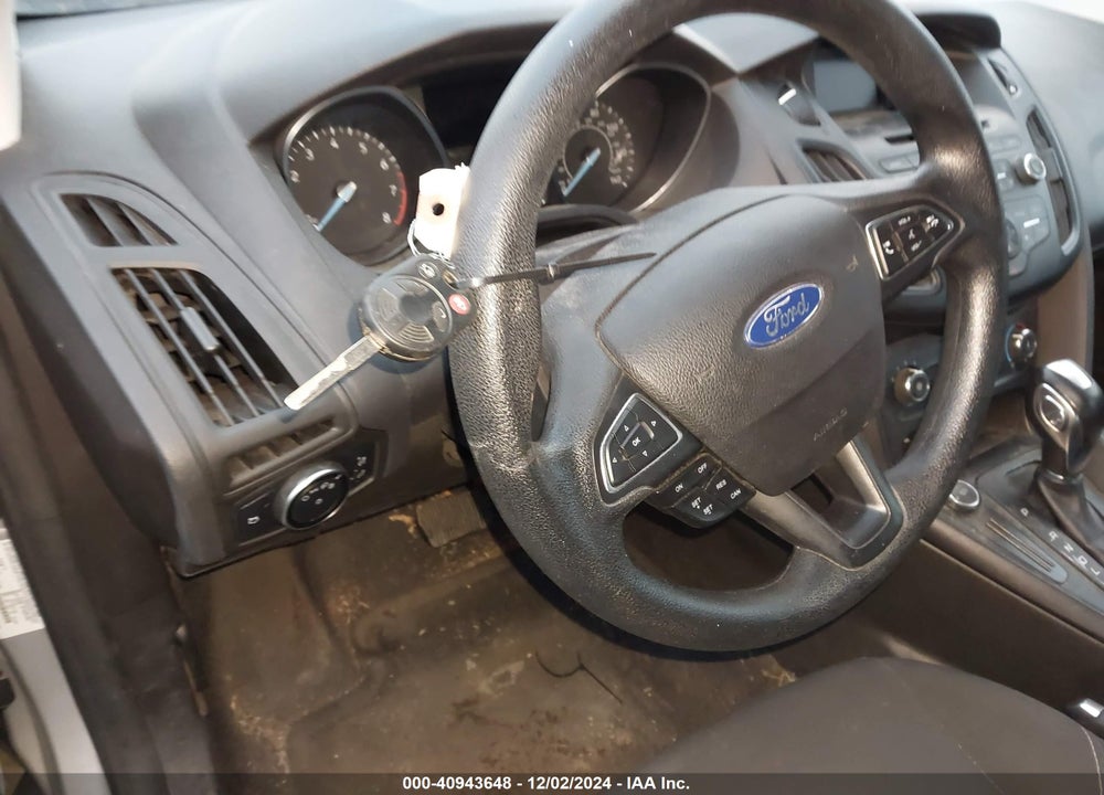2016 FORD FOCUS SE VIN: 1FADP3K21GL364181