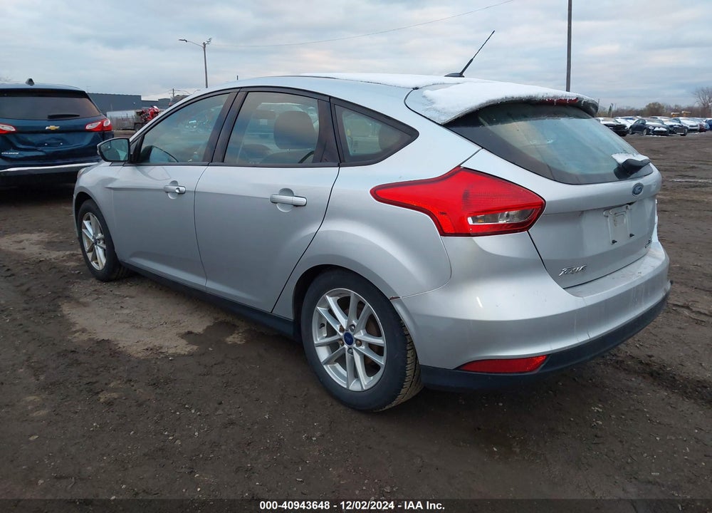 2016 FORD FOCUS SE VIN: 1FADP3K21GL364181