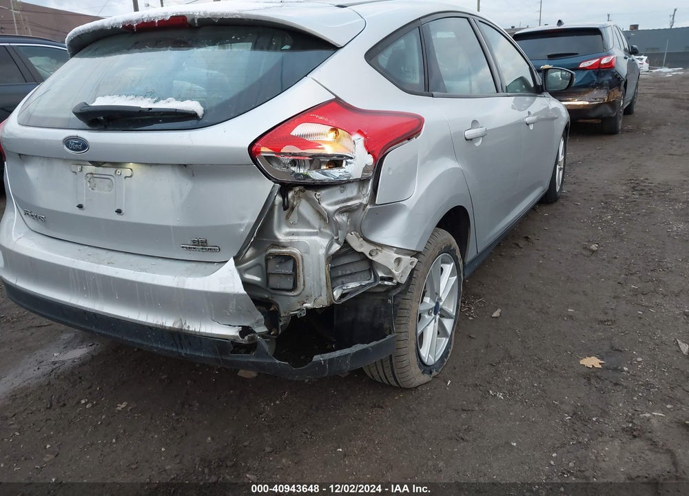 2016 FORD FOCUS SE VIN: 1FADP3K21GL364181