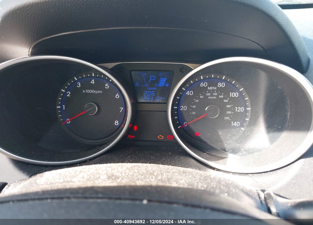 2014 HYUNDAI TUCSON WALKING DEAD EDITION VIN: KM8JUCAG1EU938347