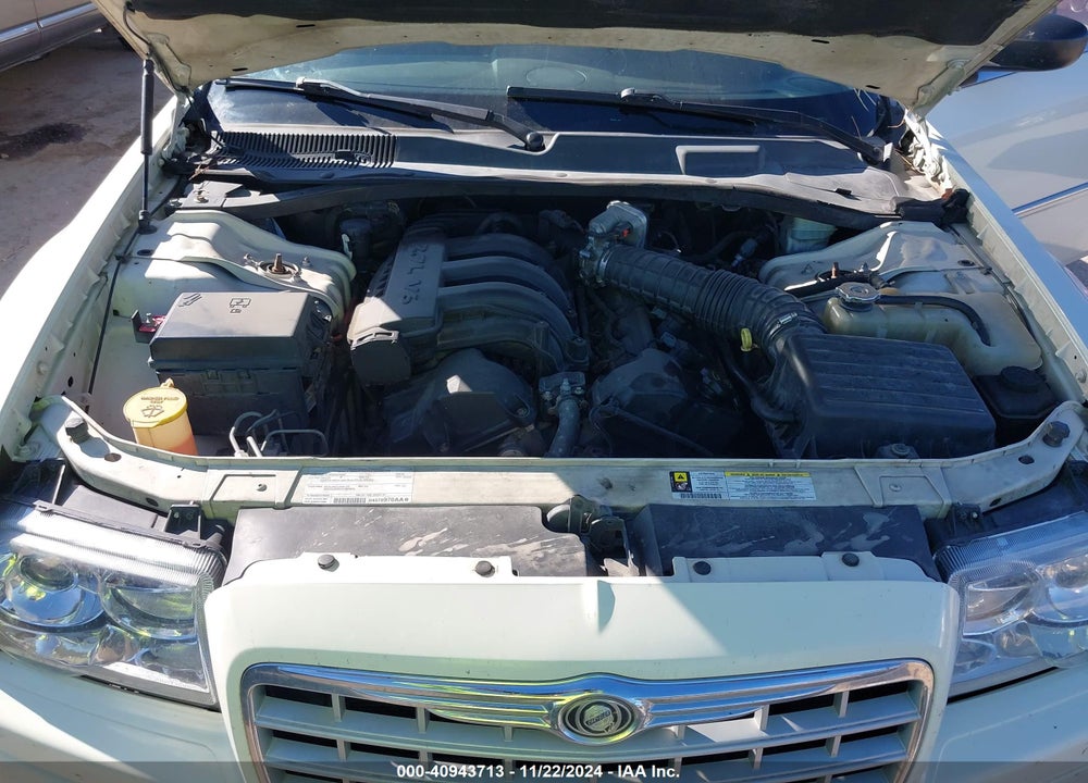 2008 CHRYSLER 300 LX VIN: 2C3LA43R58H207233