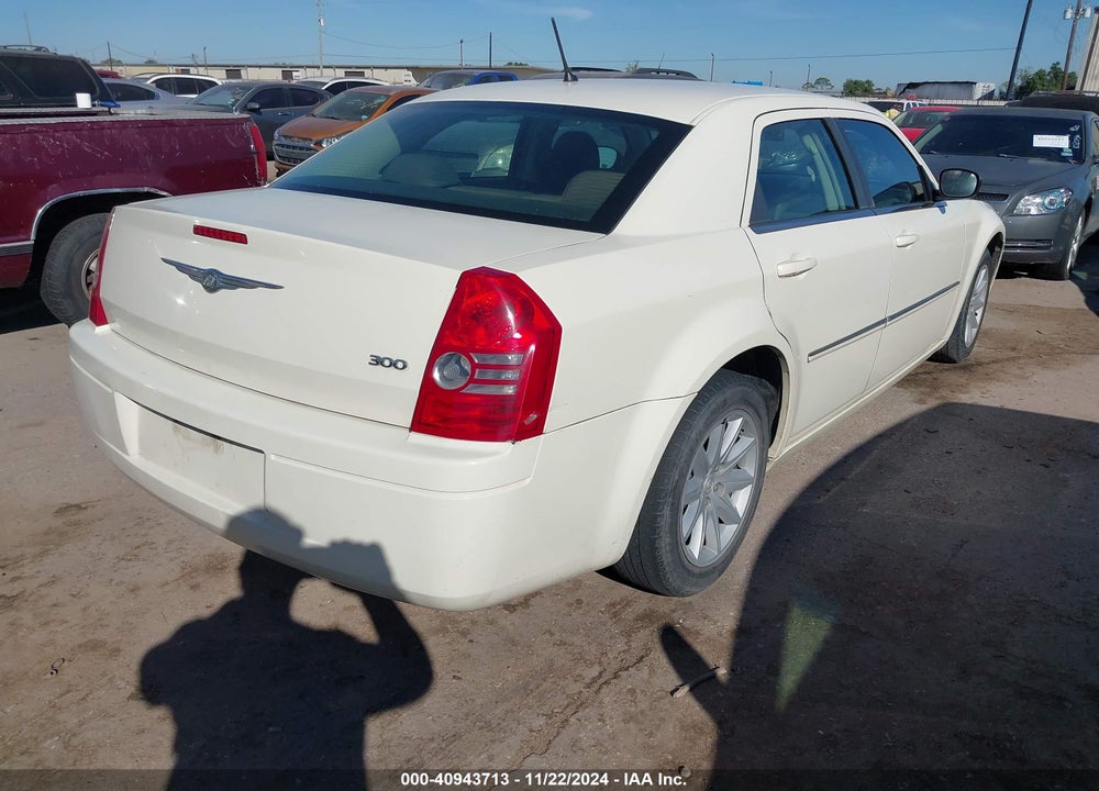 2008 CHRYSLER 300 LX VIN: 2C3LA43R58H207233