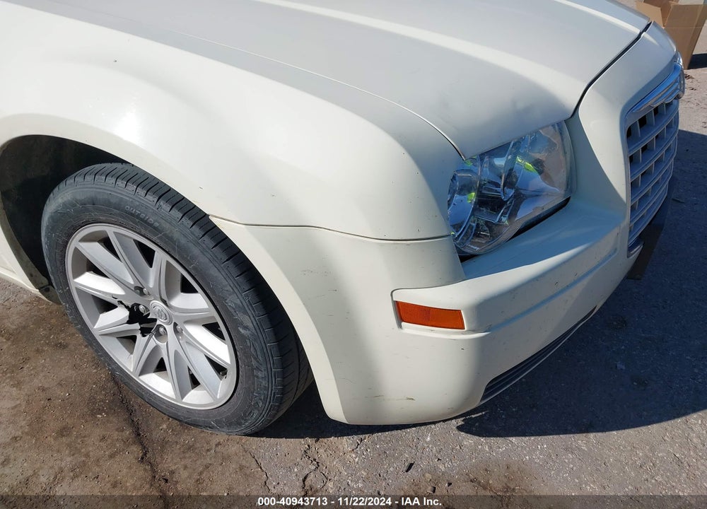 2008 CHRYSLER 300 LX VIN: 2C3LA43R58H207233